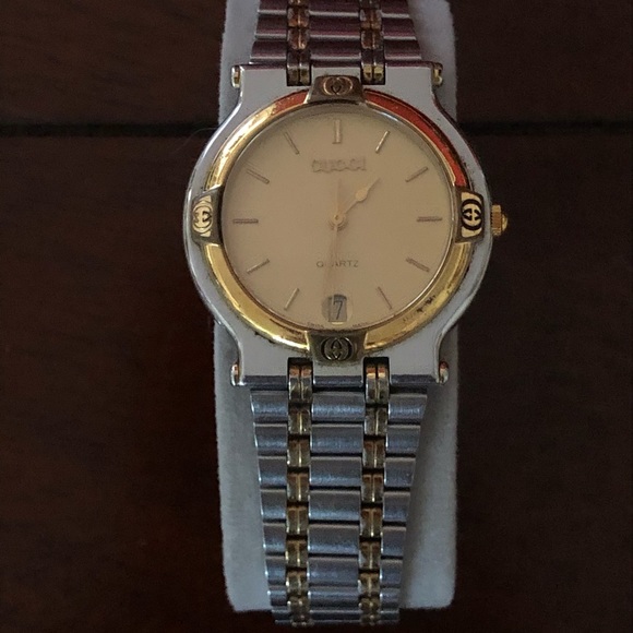 Gucci Unisex Vintage 18k Plated Watch - Picture 4 of 8